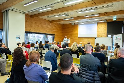 Načrtovati prihodnost: sedmo srečanje za podjetnike v organizaciji Obalne samoupravne skupnosti italijanske narodnosti je bilo namenjeno gospodarskemu razvoju in priložnostim, ki jih ponuja EU